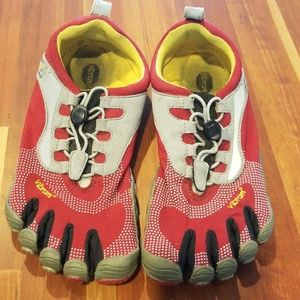 Vibram 5 finger shoes size 39